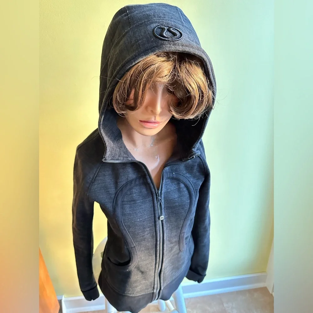Athleisure Yoga Dark Gray Soot EUC lululemon Full Zip Funnel Hoodie ~ maybe XS/S